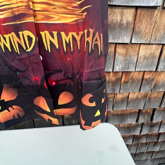 Hocus Pocus Sanderson Sisters Bleached Halloween T-Shirt – Size M NWOT - Picture 3 of 6